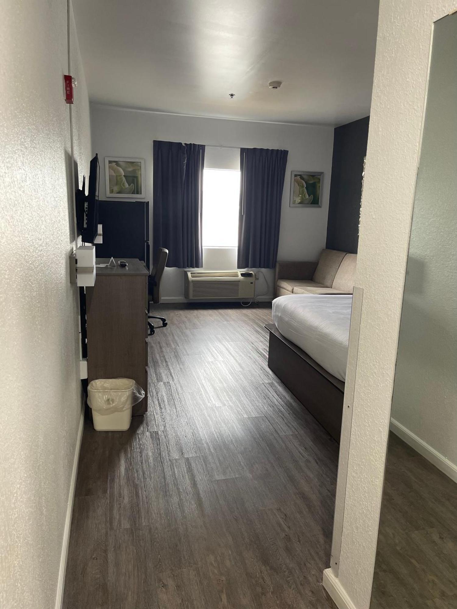 Americas Value Hotel 2*